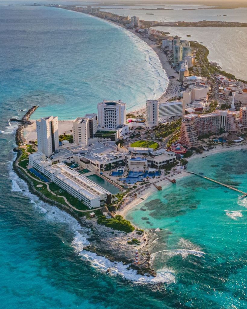 Cancun - Faro de Cancun - Mexico